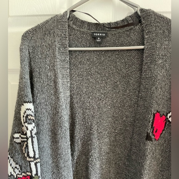 Beautiful cardigan - Picture 2 of 4